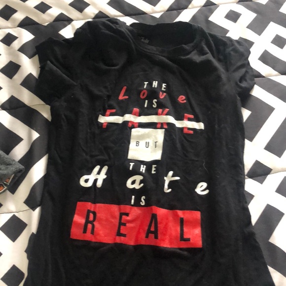 Short sleeve shirt size large - Picture 1 of 1